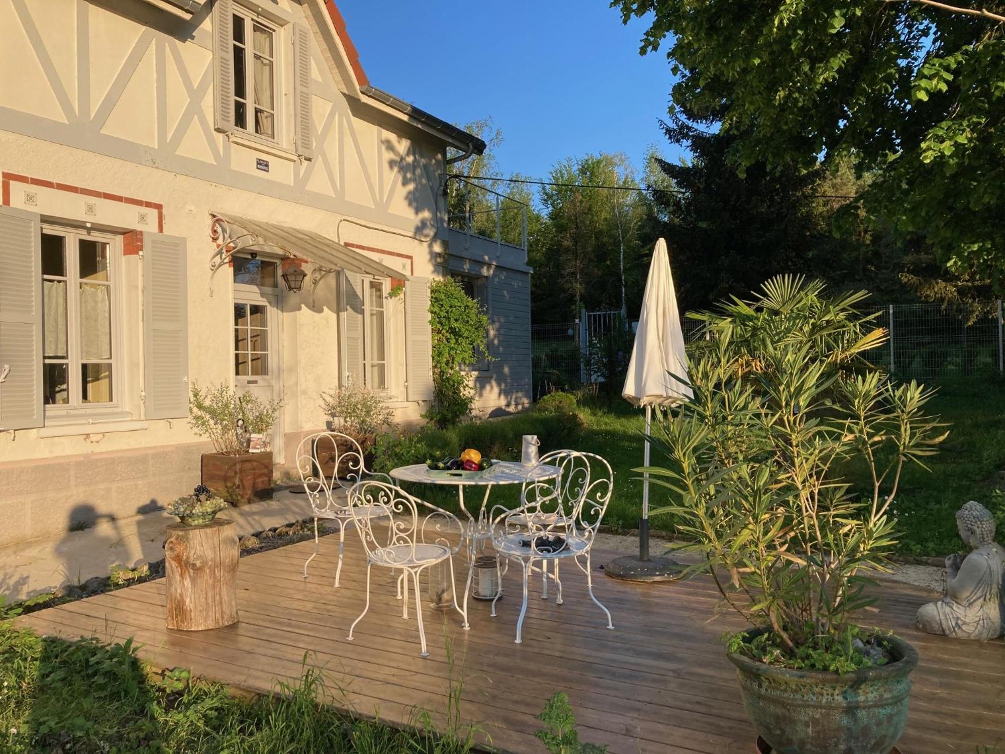 "Aux Chants Des Oiseaux" Domaine De La Renardiere Les Grandes-Loges Exterior photo